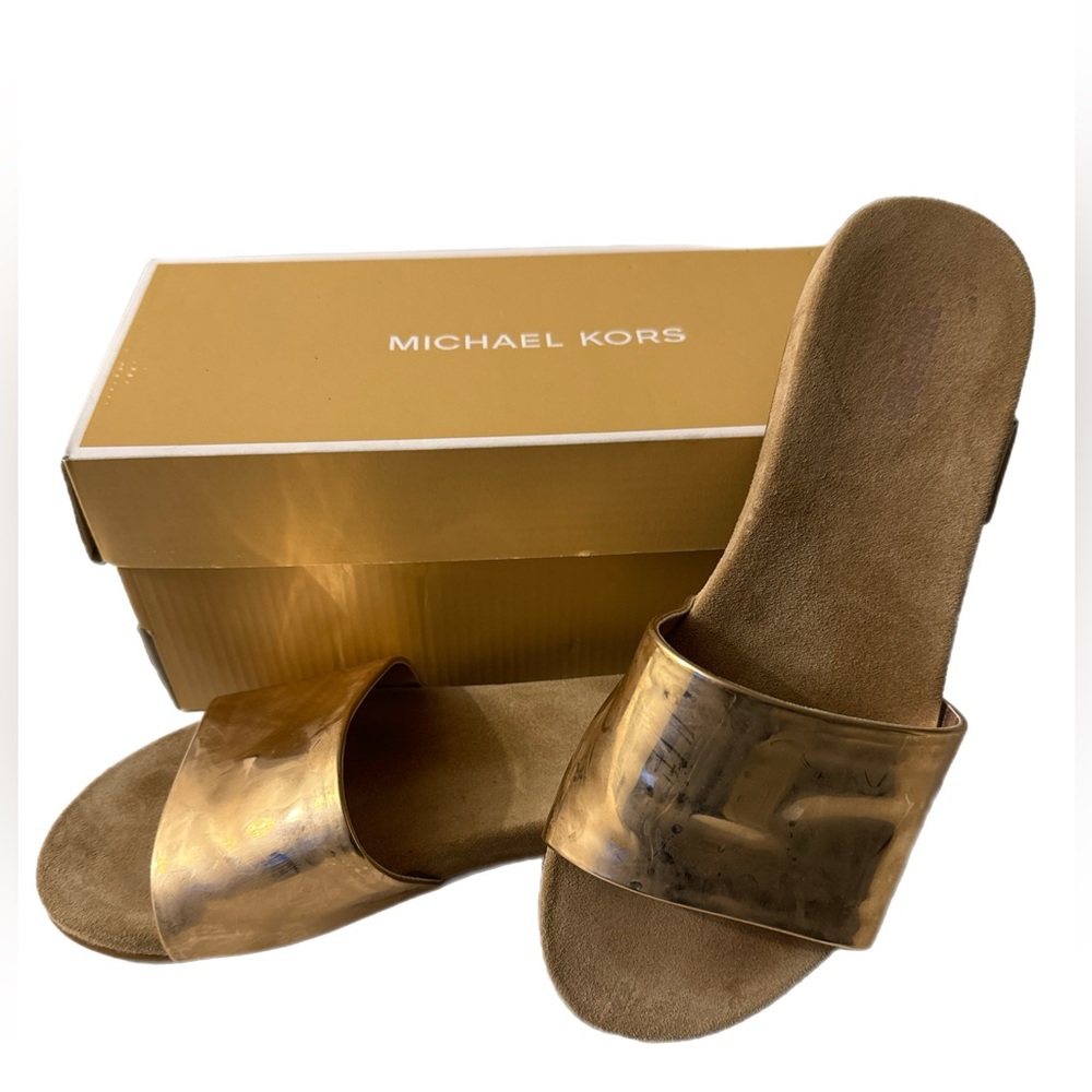 Michael Kors “Soft Pink” metallic slides- size 7M